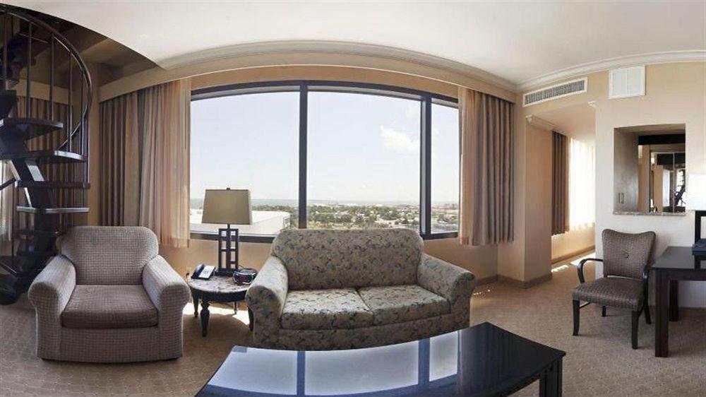 Crowne Plaza Pensacola Grand Otel Dış mekan fotoğraf