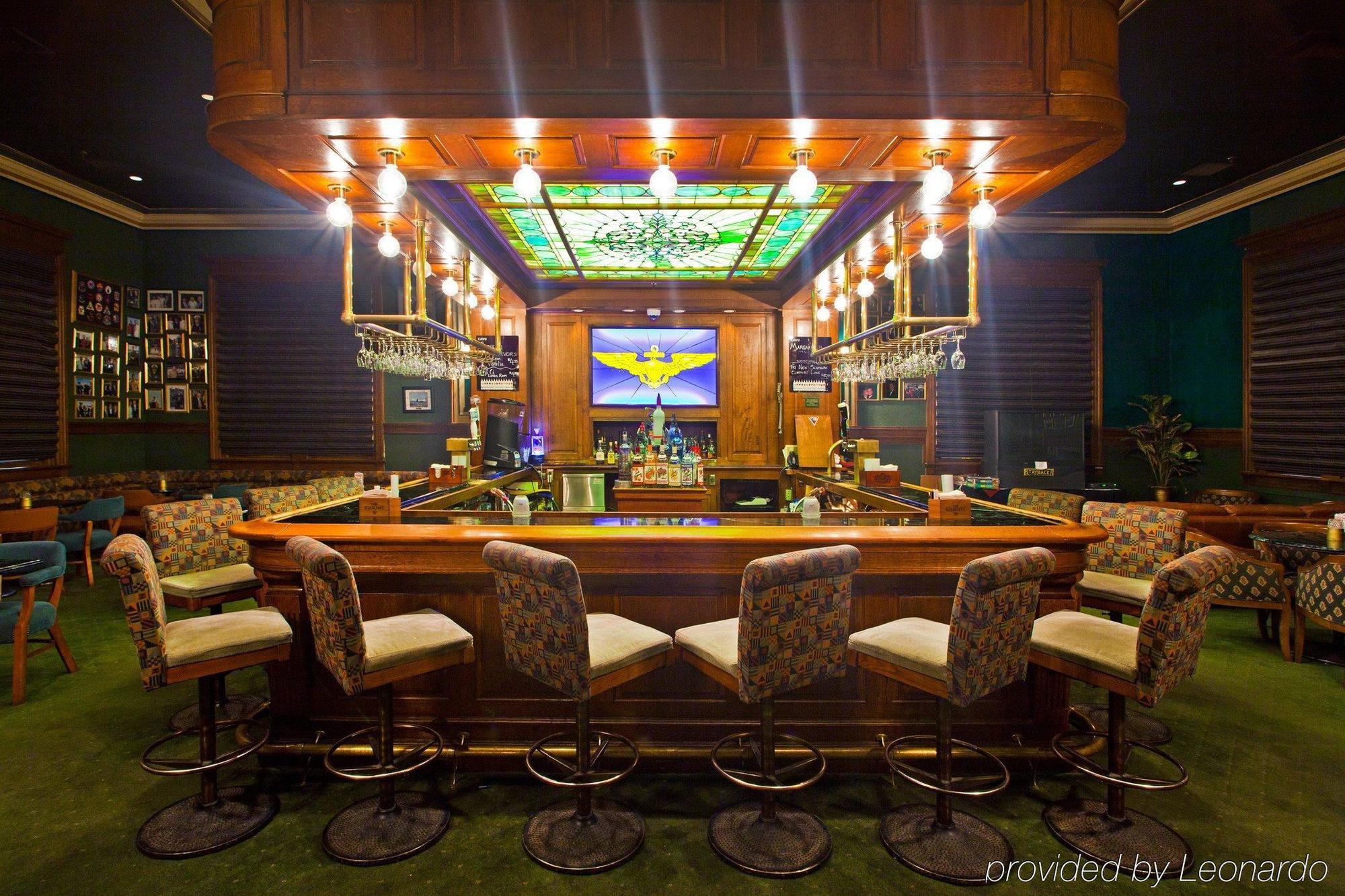 Crowne Plaza Pensacola Grand Otel Restoran fotoğraf